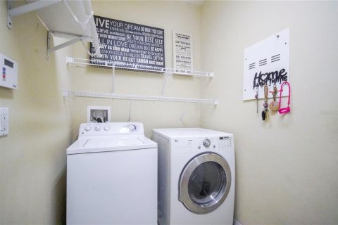 Adosado en venta en Orlando, Florida, 3 dormitorios, 164.16 m2 № 2202154 - foto 28