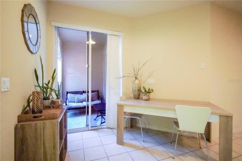 Adosado en venta en Orlando, Florida, 3 dormitorios, 164.16 m2 № 2202154 - foto 12