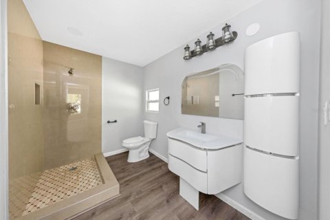 Casa en venta en New Port Richey, Florida, 6 dormitorios, 191.19 m2 № 2094907 - foto 17