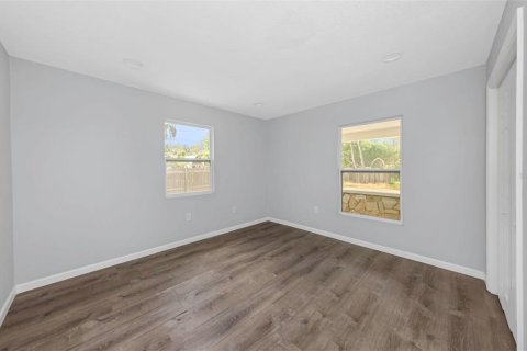 Casa en venta en New Port Richey, Florida, 6 dormitorios, 191.19 m2 № 2094907 - foto 22