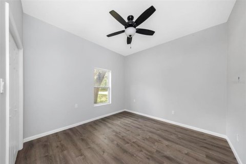 Casa en venta en New Port Richey, Florida, 6 dormitorios, 191.19 m2 № 2094907 - foto 26