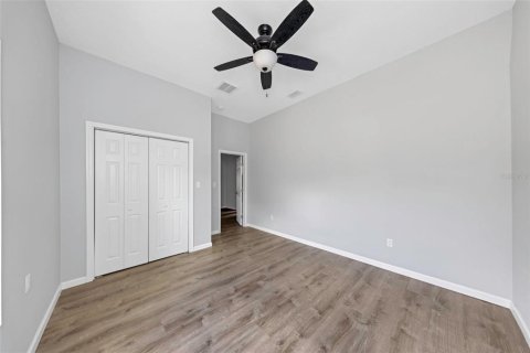 Casa en venta en New Port Richey, Florida, 6 dormitorios, 191.19 m2 № 2094907 - foto 19