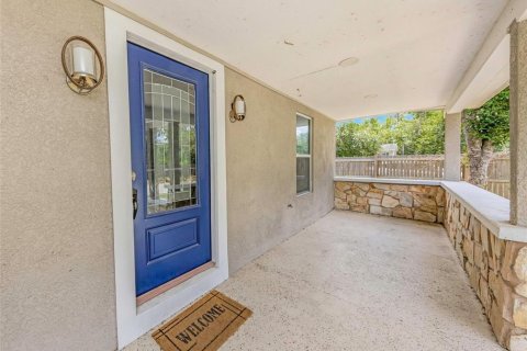 Casa en venta en New Port Richey, Florida, 6 dormitorios, 191.19 m2 № 2094907 - foto 2
