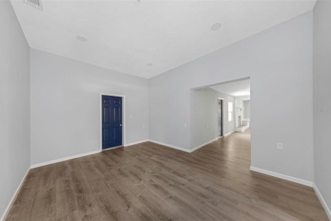 Casa en venta en New Port Richey, Florida, 6 dormitorios, 191.19 m2 № 2094907 - foto 13