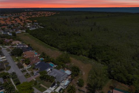 Terreno en venta en Cutler Bay, Florida № 2050769 - foto 9