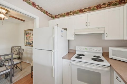 Condo in Sarasota, Florida, 2 bedrooms  № 1772819 - photo 9