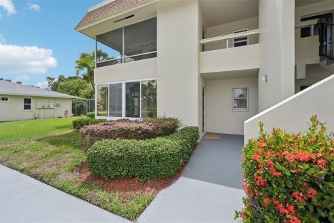 Condo in Sarasota, Florida, 2 bedrooms  № 1772819 - photo 1