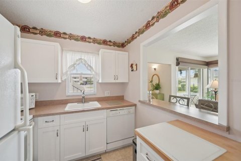 Condo in Sarasota, Florida, 2 bedrooms  № 1772819 - photo 10