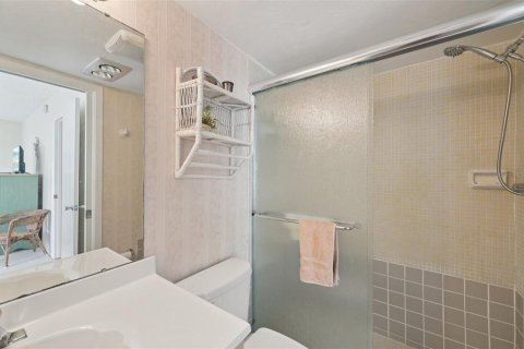 Condo in Sarasota, Florida, 2 bedrooms  № 1772819 - photo 19