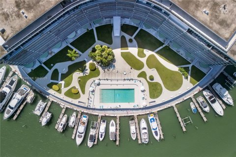 Condo in Miami Beach, Florida, 2 bedrooms  № 1826066 - photo 1