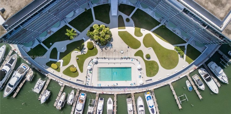 Condo in Miami Beach, Florida, 2 bedrooms  № 1826066