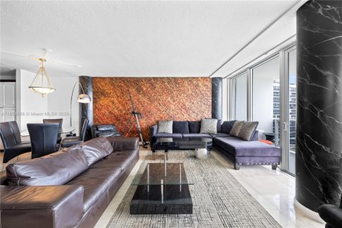 Condo in Miami Beach, Florida, 2 bedrooms  № 1826066 - photo 3