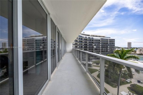 Condo in Miami Beach, Florida, 2 bedrooms  № 1826066 - photo 7