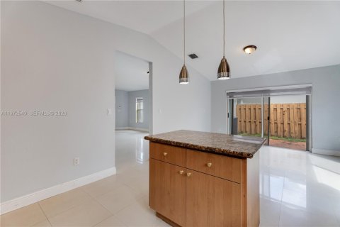 Снять в аренду виллу или дом в Майами, Флорида 4 спальни, 145.67м2, № 2048518 - фото 6