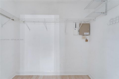 Снять в аренду виллу или дом в Майами, Флорида 4 спальни, 145.67м2, № 2048518 - фото 20