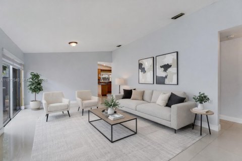 Снять в аренду виллу или дом в Майами, Флорида 4 спальни, 145.67м2, № 2048518 - фото 4