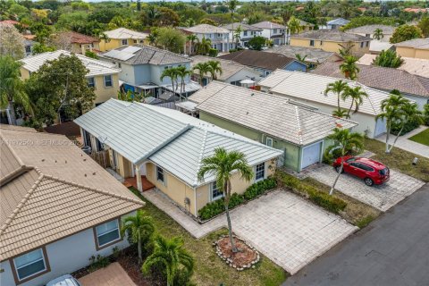 Снять в аренду виллу или дом в Майами, Флорида 4 спальни, 145.67м2, № 2048518 - фото 29