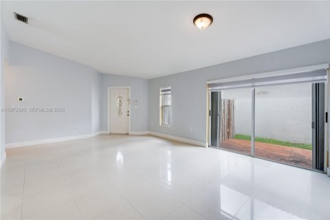 Снять в аренду виллу или дом в Майами, Флорида 4 спальни, 145.67м2, № 2048518 - фото 22