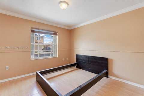 Снять в аренду виллу или дом в Майами, Флорида 4 спальни, 145.67м2, № 2048518 - фото 13