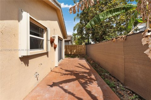 Снять в аренду виллу или дом в Майами, Флорида 4 спальни, 145.67м2, № 2048518 - фото 26