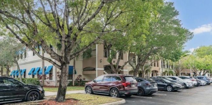 Immobilier commercial à Coral Springs, Floride № 2245492