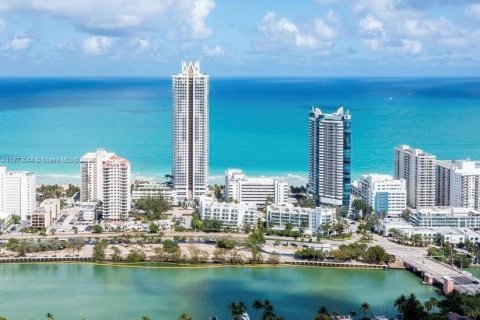 Copropriété à louer à Miami Beach, Floride: 1 chambre, 75.07 m2 № 2016572 - photo 2