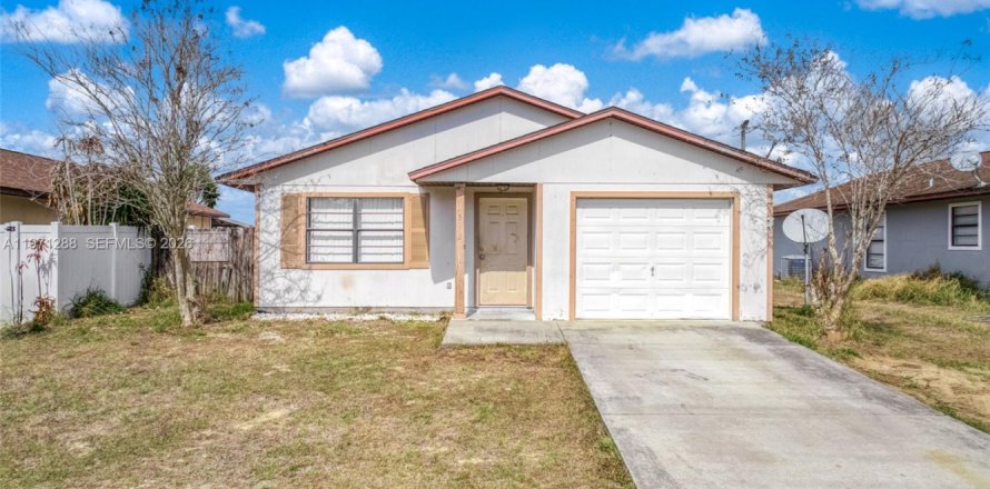 Casa en Sebring, Florida 3 dormitorios № 2032126