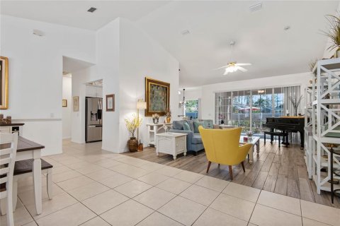 House in Palm Coast, Florida 3 bedrooms, 180.04 sq.m. № 1903659 - photo 6