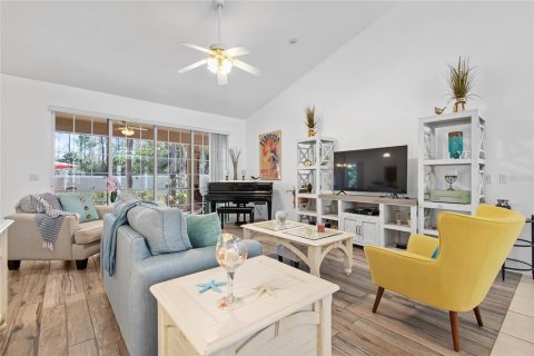House in Palm Coast, Florida 3 bedrooms, 180.04 sq.m. № 1903659 - photo 8