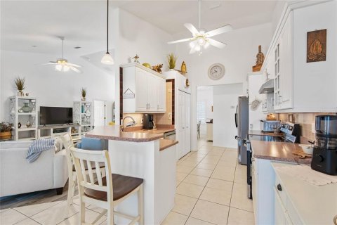 House in Palm Coast, Florida 3 bedrooms, 180.04 sq.m. № 1903659 - photo 14