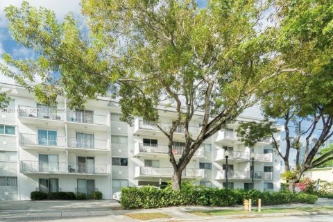 Apartment in Miami, Florida 1 bedroom, 71.53 sq.m. № 2075274