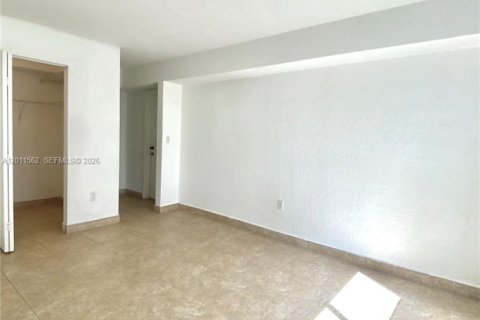 Apartment in Miami, Florida 1 bedroom, 71.53 sq.m. № 2075274 - photo 9