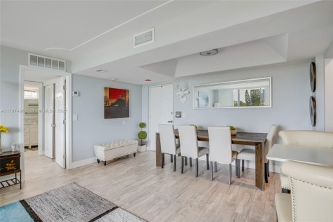 Condominio en venta en West Palm Beach, Florida, 2 dormitorios, 92.53 m2 № 1874694 - foto 9