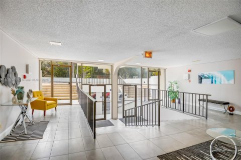 Condominio en venta en West Palm Beach, Florida, 2 dormitorios, 92.53 m2 № 1874694 - foto 25