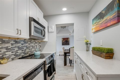 Condominio en venta en West Palm Beach, Florida, 2 dormitorios, 92.53 m2 № 1874694 - foto 5
