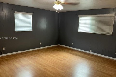Villa ou maison à louer à Pembroke Pines, Floride: 3 chambres, 215.44 m2 № 2407583 - photo 8