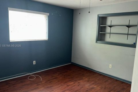 Villa ou maison à louer à Pembroke Pines, Floride: 3 chambres, 215.44 m2 № 2407583 - photo 6
