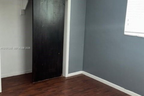 Villa ou maison à louer à Pembroke Pines, Floride: 3 chambres, 215.44 m2 № 2407583 - photo 7
