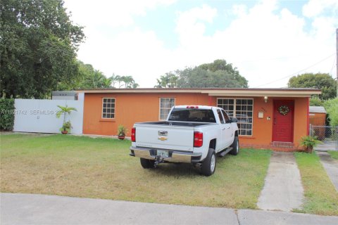 Casa en venta en Miami, Florida, 3 dormitorios, 89.74 m2 № 1976436 - foto 4