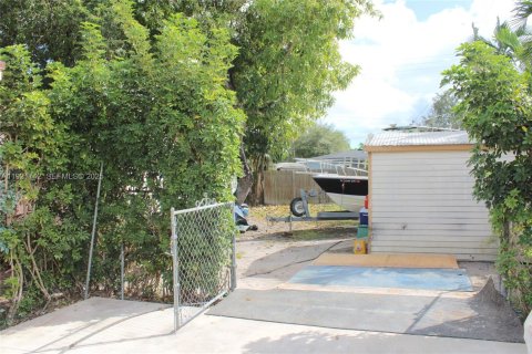 Casa en venta en Miami, Florida, 3 dormitorios, 89.74 m2 № 1976436 - foto 21