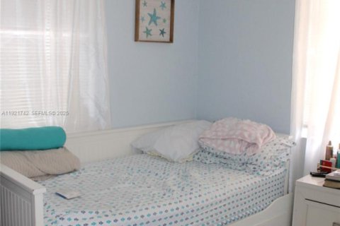 Casa en venta en Miami, Florida, 3 dormitorios, 89.74 m2 № 1976436 - foto 14