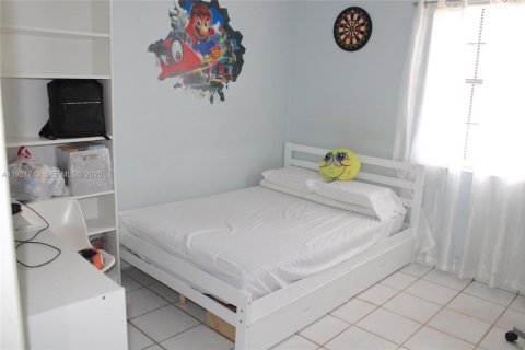 Casa en venta en Miami, Florida, 3 dormitorios, 89.74 m2 № 1976436 - foto 13