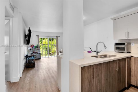 Condo in Miami, Florida, 1 bedroom  № 2013213