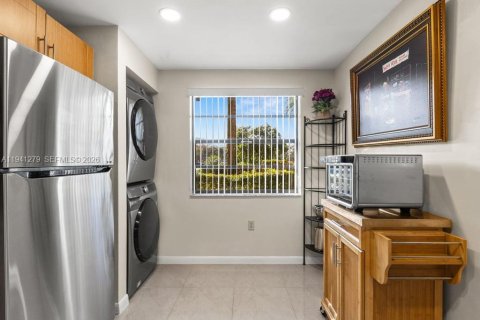 Condominio en venta en Pembroke Pines, Florida, 2 dormitorios, 94.85 m2 № 2002092 - foto 7