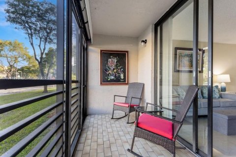Condominio en venta en Pembroke Pines, Florida, 2 dormitorios, 94.85 m2 № 2002092 - foto 19
