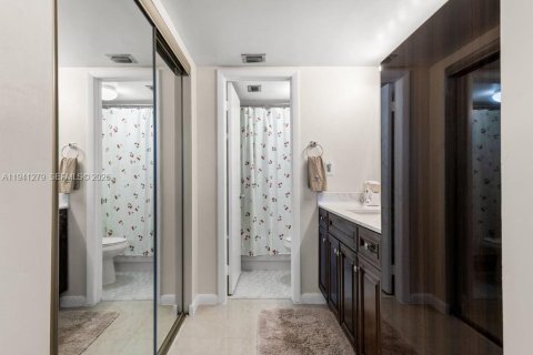 Condominio en venta en Pembroke Pines, Florida, 2 dormitorios, 94.85 m2 № 2002092 - foto 12