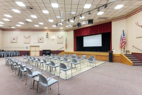 Condominio en venta en Pembroke Pines, Florida, 2 dormitorios, 94.85 m2 № 2002092 - foto 29