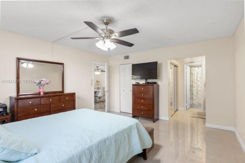 Condominio en venta en Pembroke Pines, Florida, 2 dormitorios, 94.85 m2 № 2002092 - foto 10