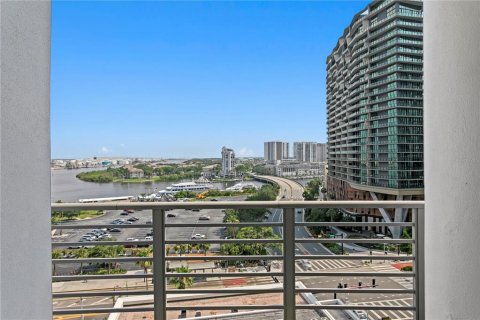 Condo in Tampa, Florida, 3 bedrooms  № 1791923 - photo 7