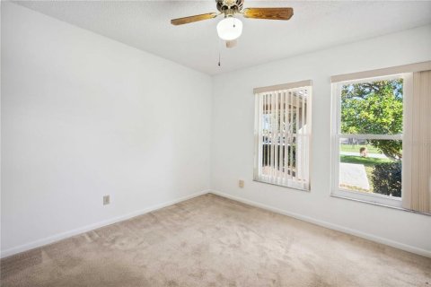 House in Land O' Lakes, Florida 4 bedrooms, 196.4 sq.m. № 1653230 - photo 29